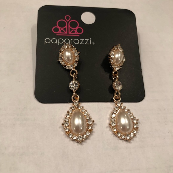 4 new pair of Paparazzi and Poetic Spirit earrings